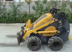 W720轮式迷你滑移装载机