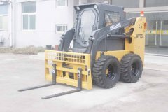 W775滑移装载机