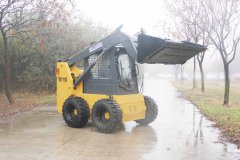 W7100T滑移装载机